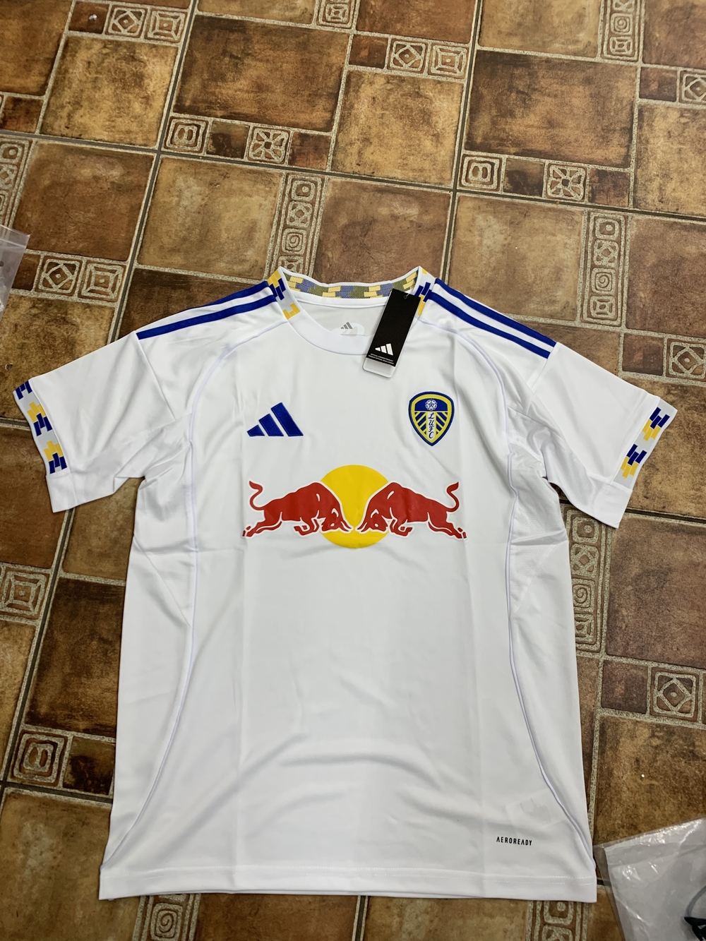 Adidas Leeds United 2025/26 Jersey Size M
